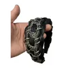 وكان الأطفال يرتدون زيا أسود محك بسلاسل، ويشتقون رؤوسهم وشعرهم Item Picture